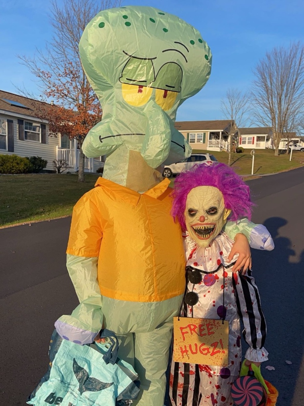 Costumes - Picture 3 of 5